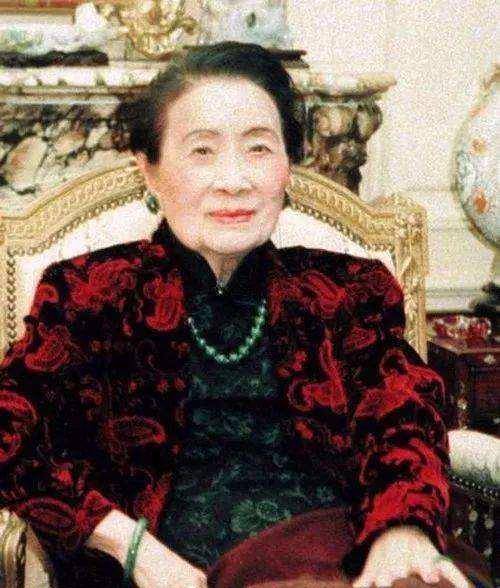 第一夫人宋美龄与冬皇孟小冬,因价值2亿的麻花手镯而反目成仇?