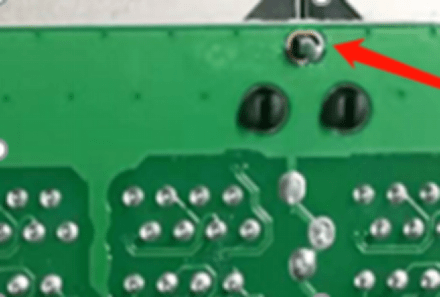 【华秋PCB技术分享】PCB封装孔小，元器件无法插入怎么破-pcb封装中包含哪些要素