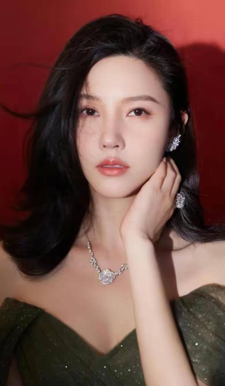 杨子姗《她的取景器》:听从内心的声音,拥抱平淡和惊喜_电影_节目