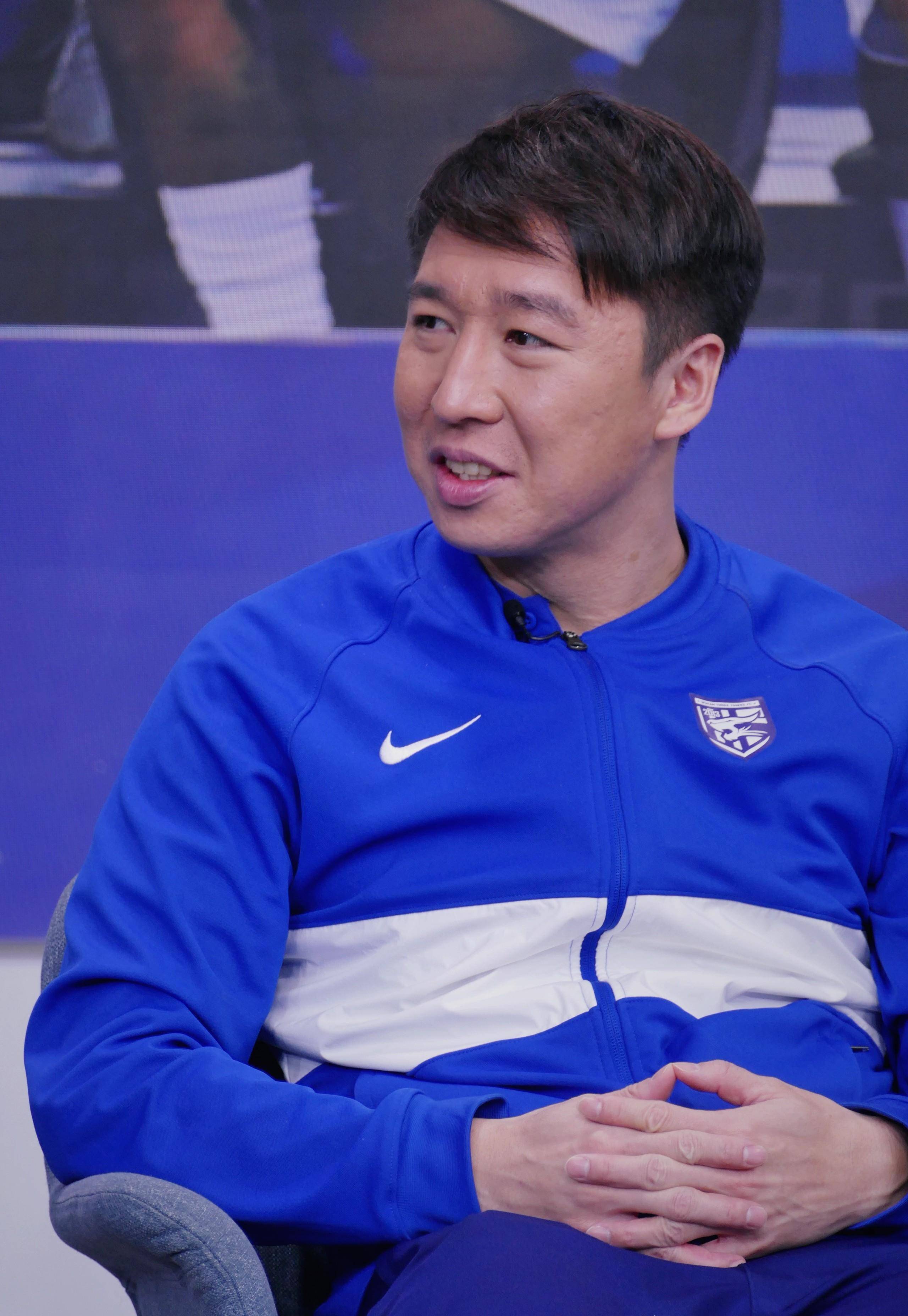 武汉三镇 - 为队长任航送上生日祝福 期待新赛季再建功勋_中超_比赛