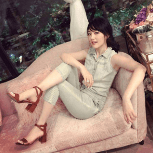 前脚被电视"退货",后脚陷情感八卦的美女主持王冠,现状如何?