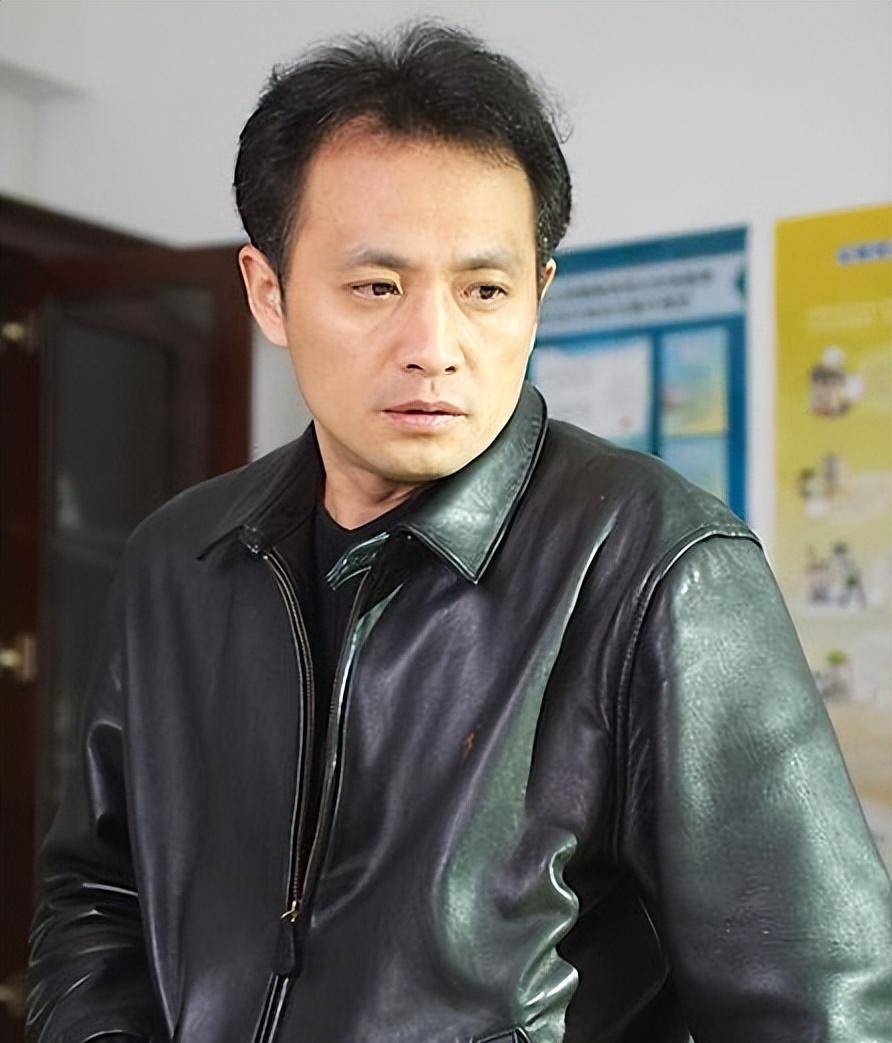 丁志诚的"消失",是娱乐圈的悲哀与损失_姐姐_父母_丁宝明