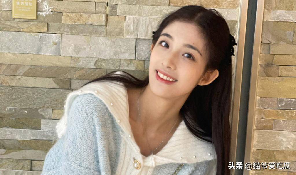 根据钟丽丽的个人资料,她出生于2000年5月6日,今年23岁,新疆巴音郭楞