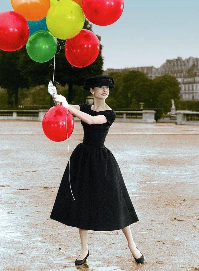 名人衣橱 - 奥黛丽·赫本_身材_衬衫_天使