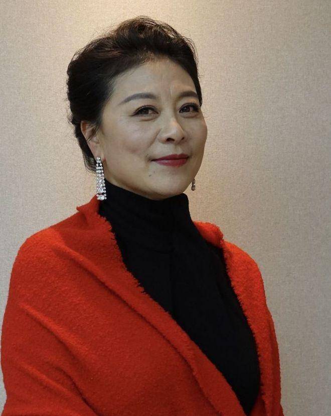 演员岳红:产后5个月被离婚,中年患癌,60岁依旧单身_考试_岳以恩_父母