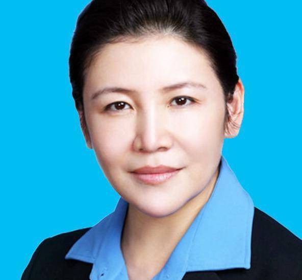 司法部新任61岁女部长贺荣,身份很不一般,履历激励不少大学生_工作