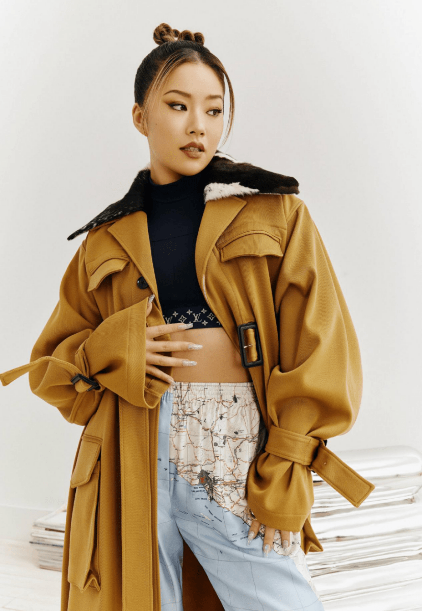 王菊的穿搭太有魅力了!