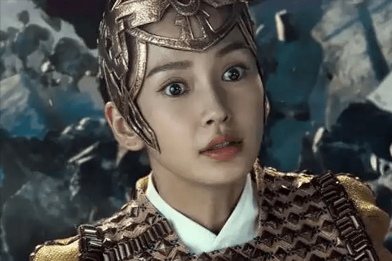 《狂飙》中,烈焰红唇的"大嫂"高叶,打脸了多少中年女演员?