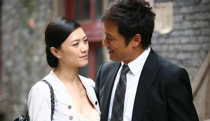 田海蓉:亿万富豪丈夫病死狱中,留130亿财产,她的选择令人泪目_徐明