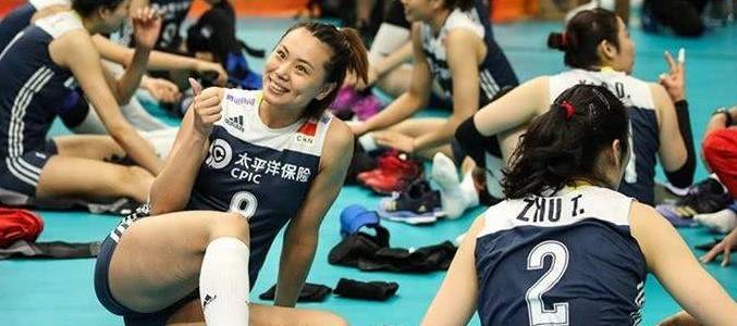 女排曾春蕾酷爱紧身裤,尽显性感身材,巨臀吸睛,被称"卡戴珊"_中国女排