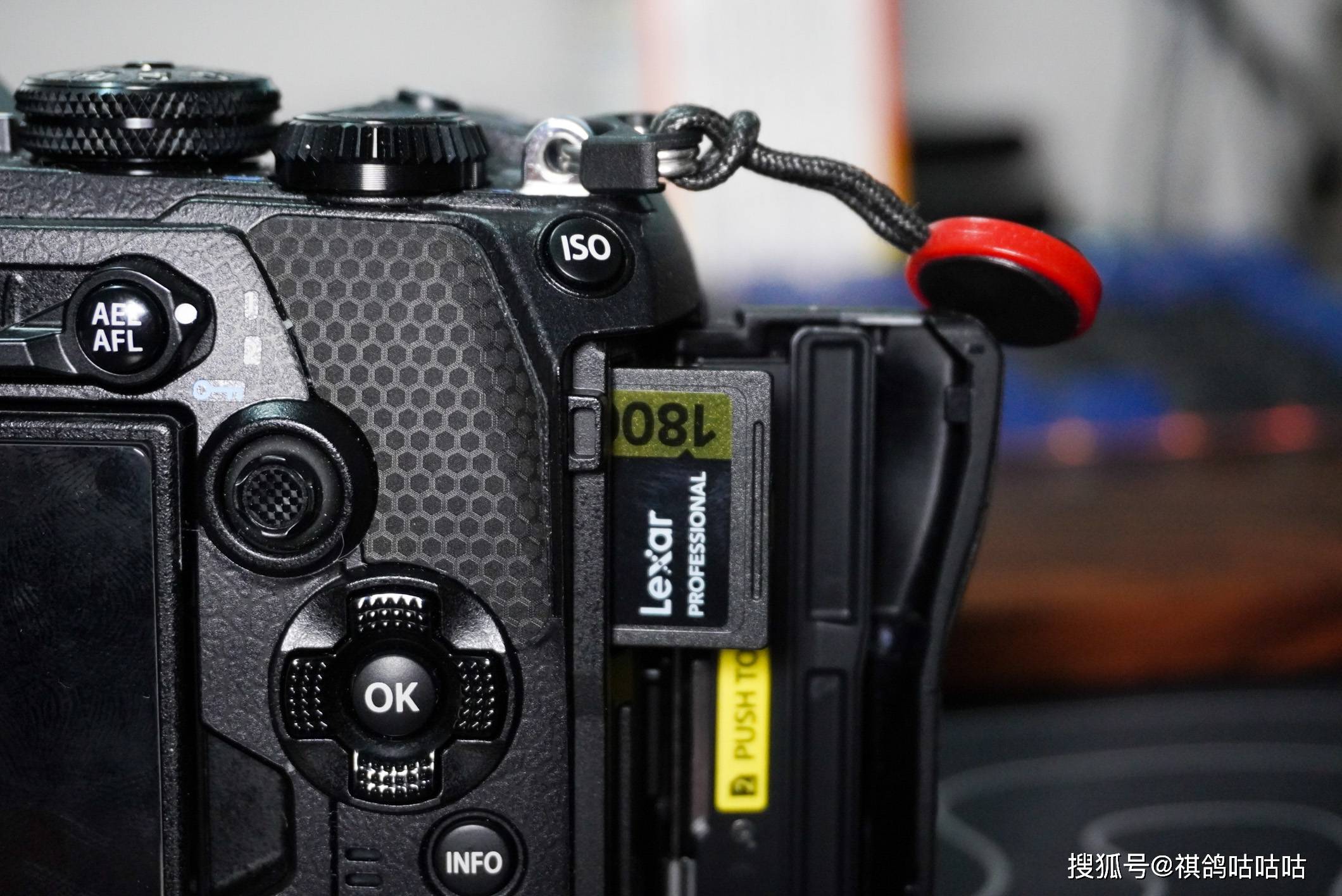 好马配好鞍,奥林巴斯em1 mark iii必备-雷克沙1800x 高速sd卡_速度