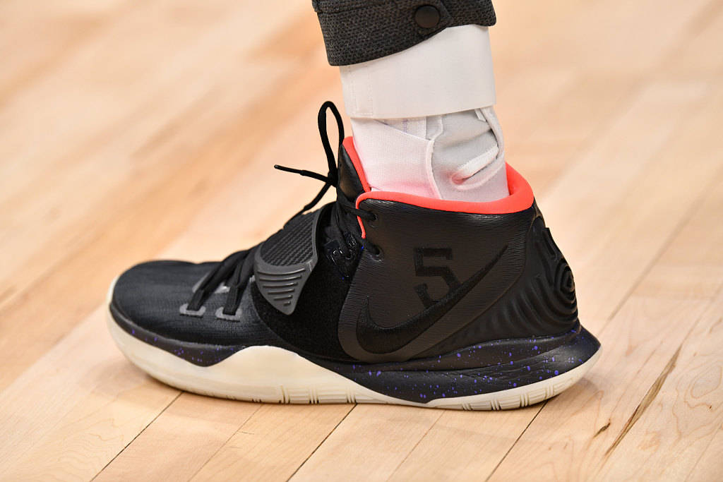 詹姆斯上脚lebron 17,霍华德上脚kobe 10_nike_puma_elite