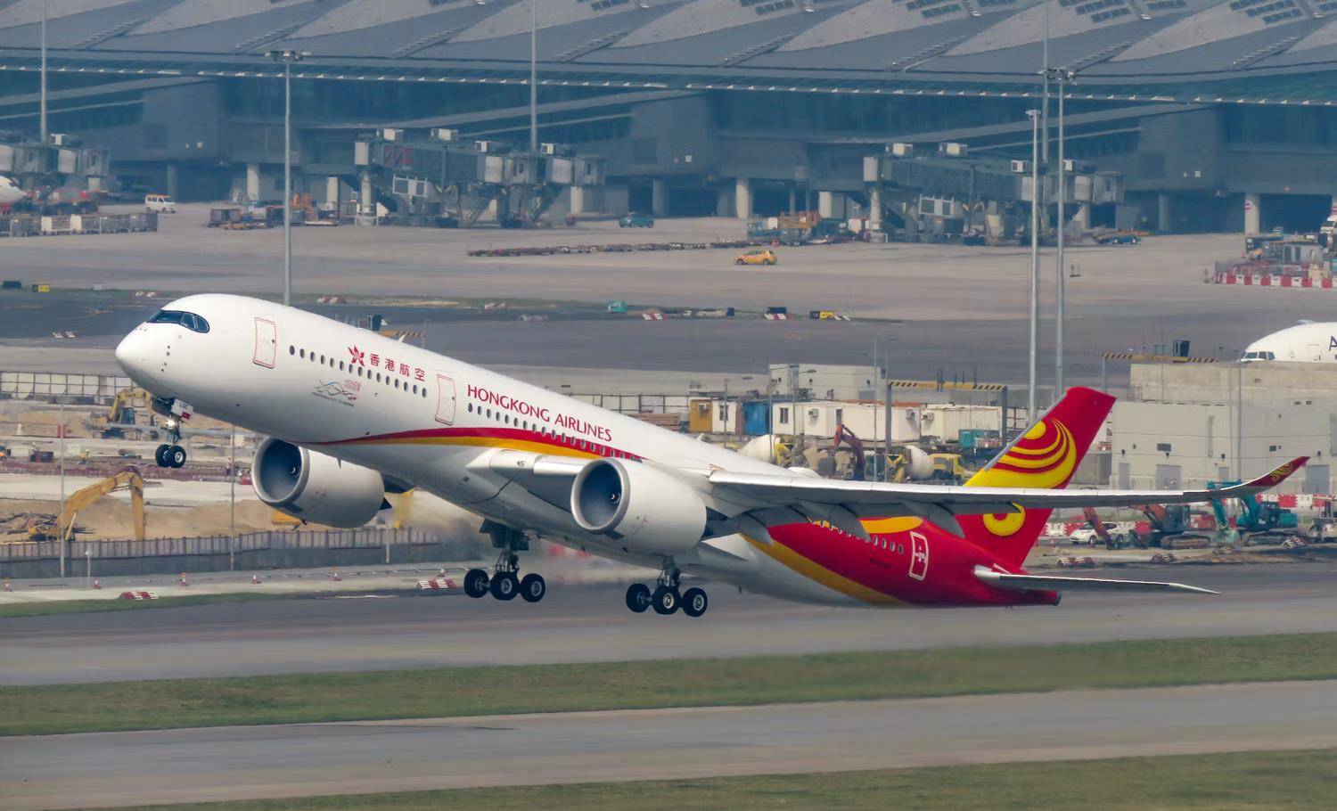 为吸引美国游客"回归",香港推出"免费机票"_国泰航空_旅客_航班