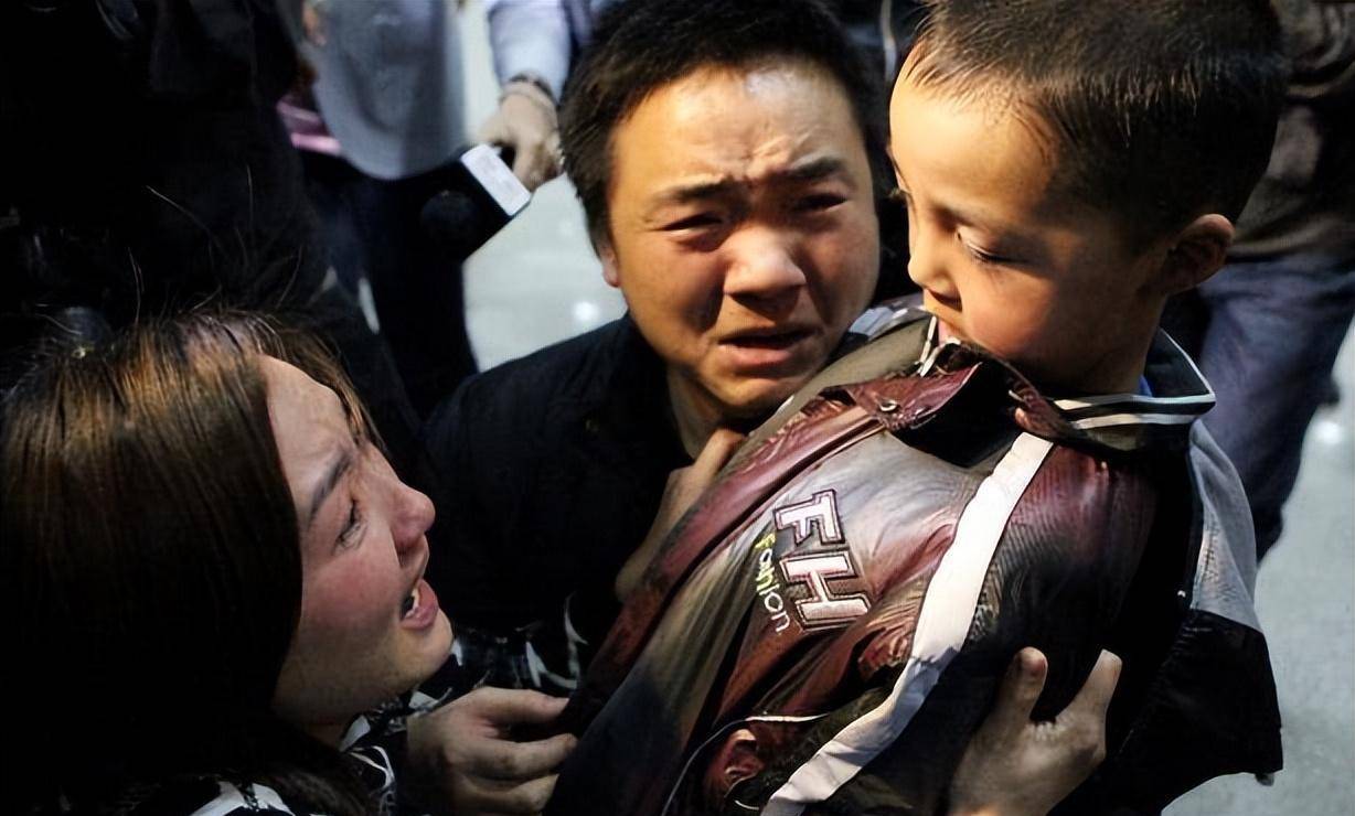 抓捕人贩子现场真实录像:20分钟拐46名孩子,打残后逼去当乞丐_警方