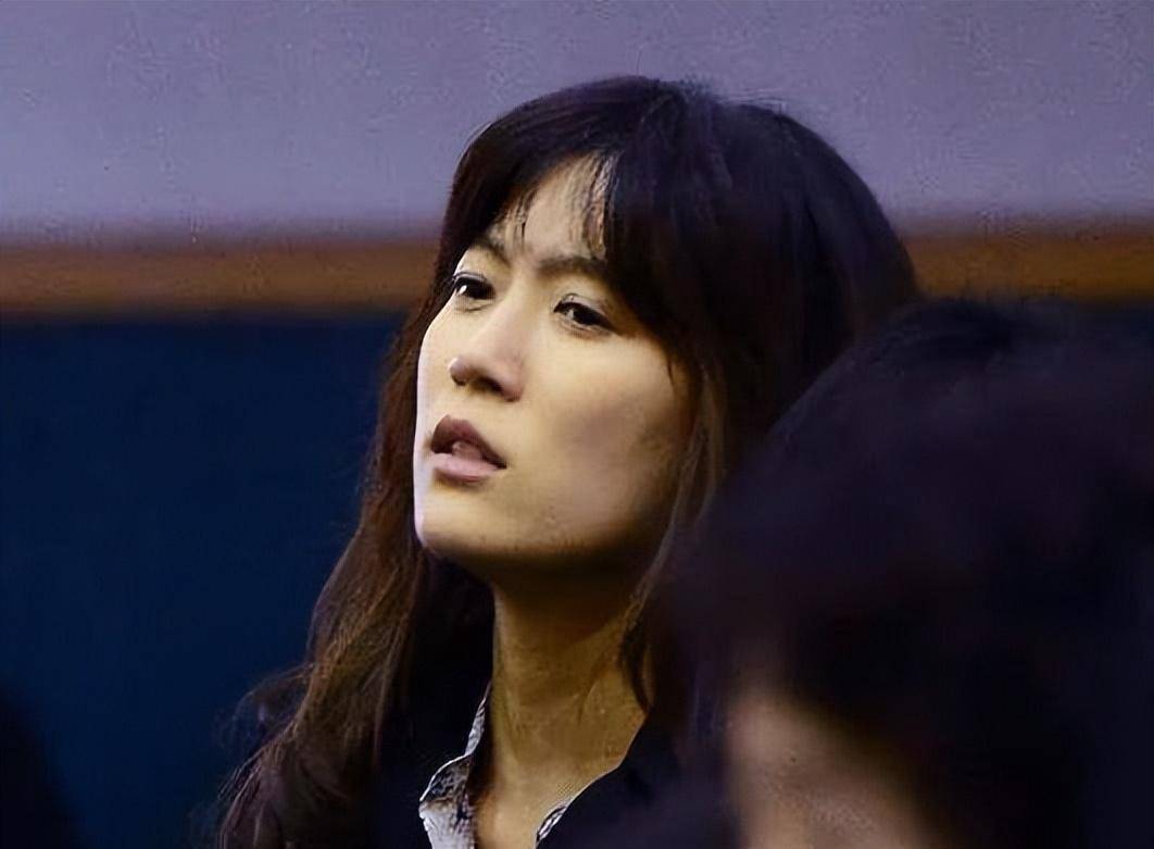 跟李在镕离婚后,三星前太子妃和影帝李政宰热恋8年,越来越美_林世玲