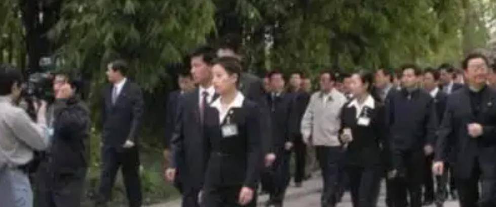 中国美女保镖边梅,曾保护过13国元首,退役后经商变成亿万富豪_训练