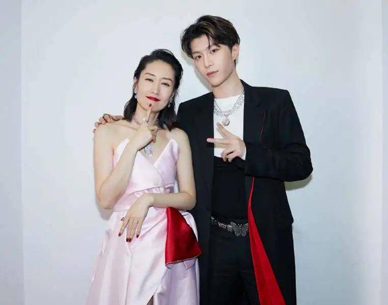 吴亦凡_资源_热度