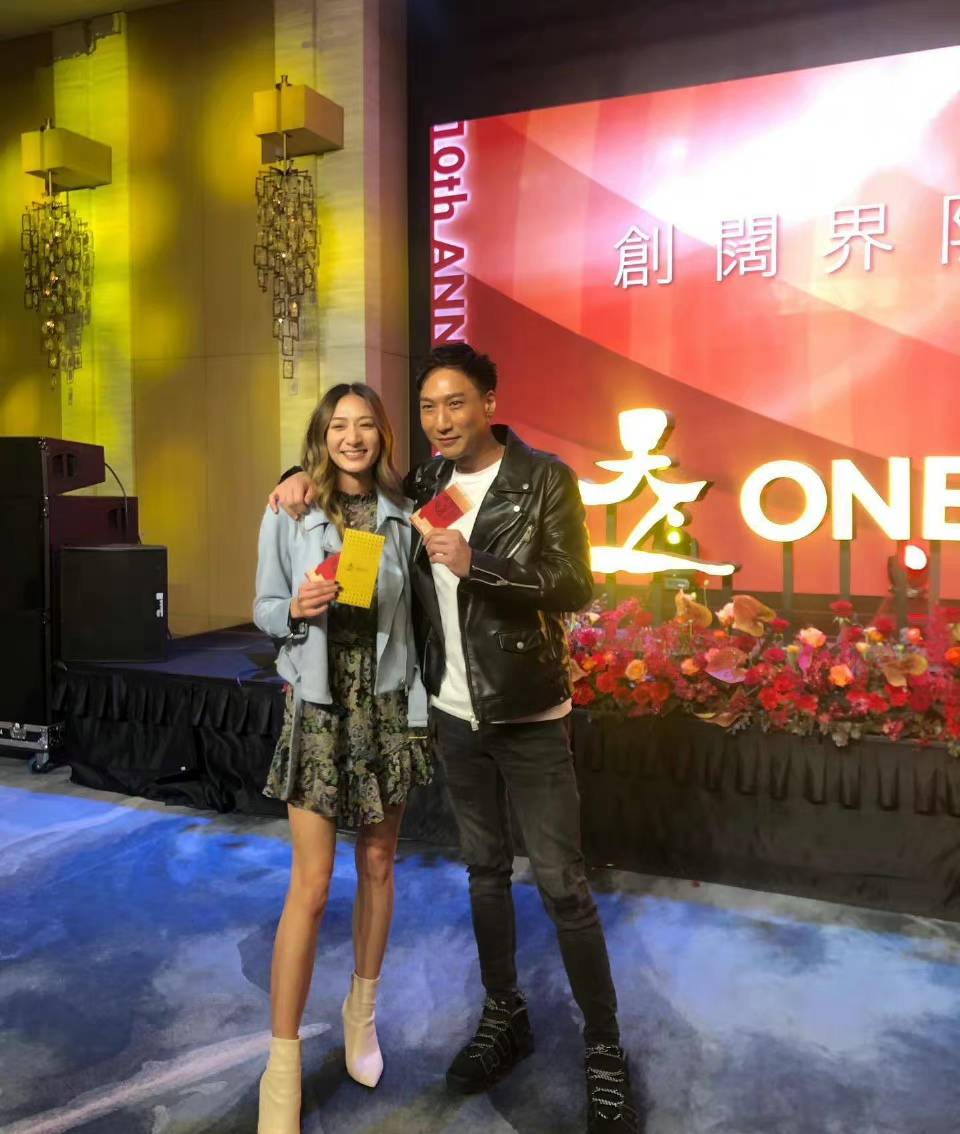 严慧明儿女现身活动:女儿撞脸李小冉,儿子像极父亲徐少强