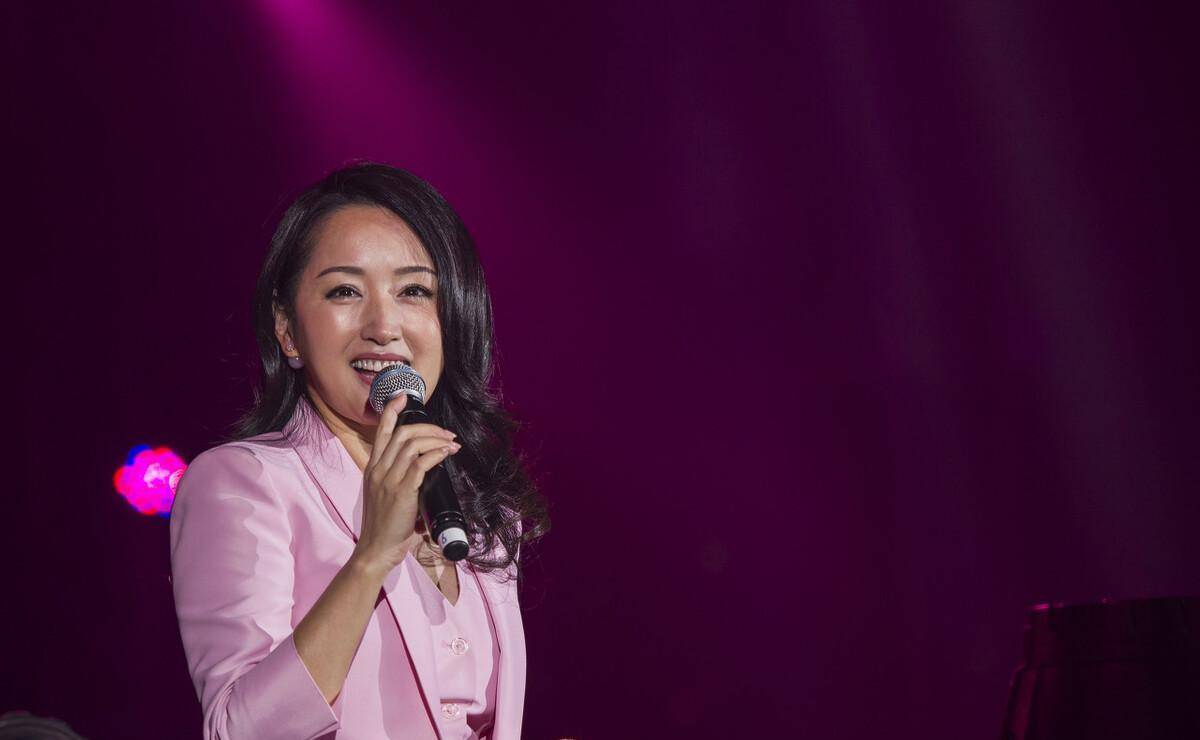 一代女神成商演歌手,爸爸们的女神-杨钰莹的唱功如何_音色_民歌_商业