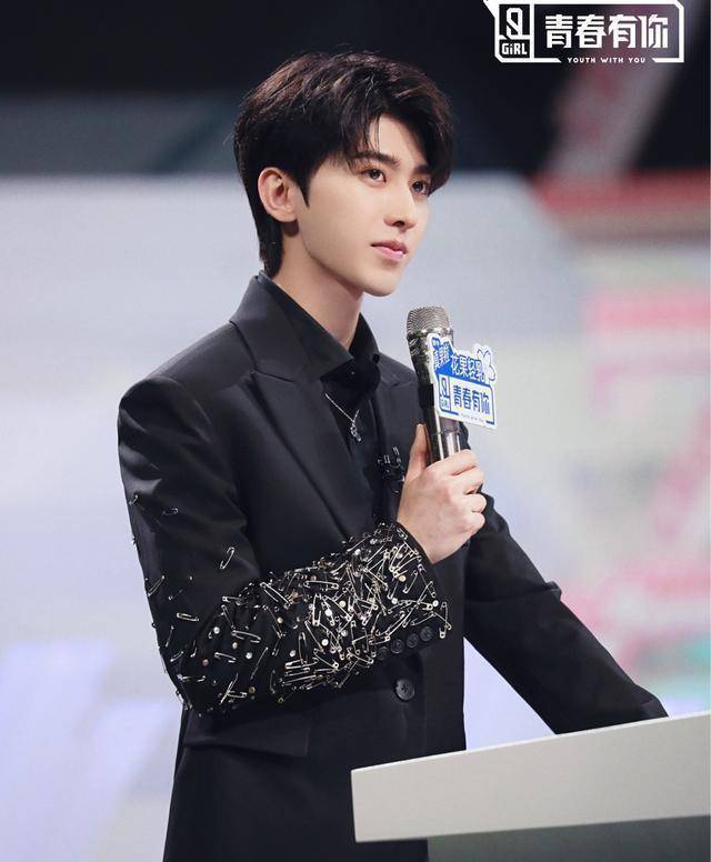 《青2》第三轮顺位排名感动全场,蔡徐坤变钢铁直男,成笑点担当_选手