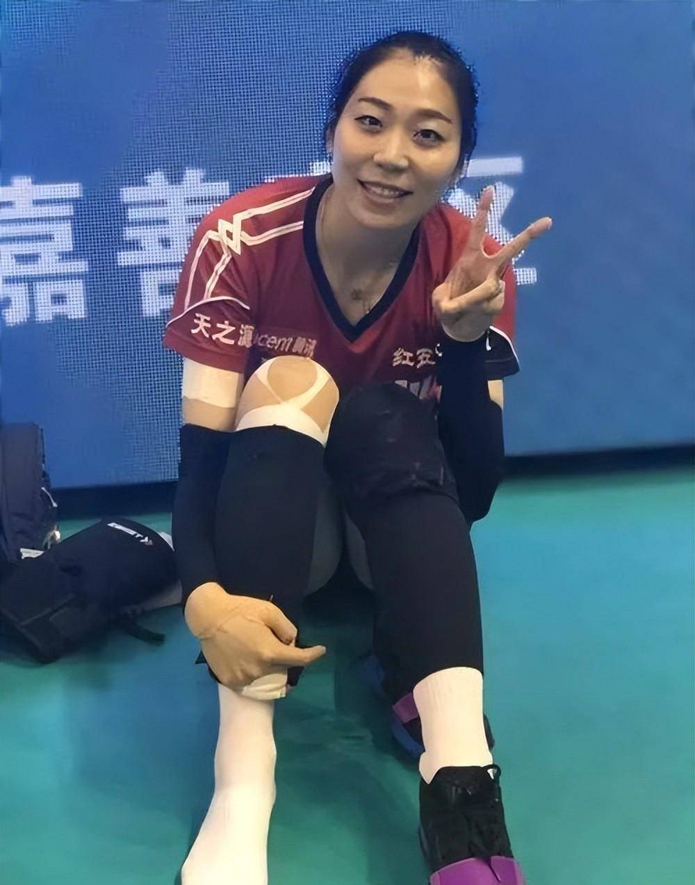 "暴力副攻"杨珺菁:因为伤病错过奥运会,退役后网上发文维权_队伍_选手