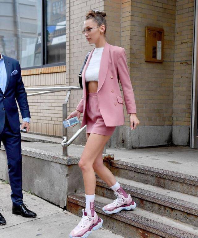 粉色鞋子真的是所有爱鞋人士们心中小公举一般的地位存在好吧,这一