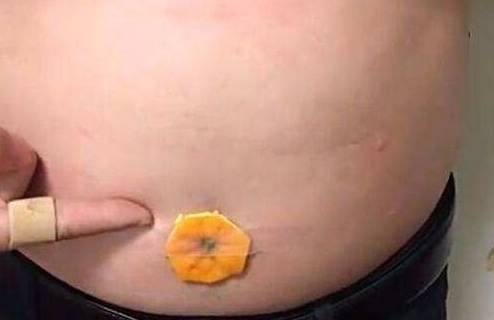 女人睡前把橘子皮贴在“肚脐”上，10天后，3件好事可能相约而来 