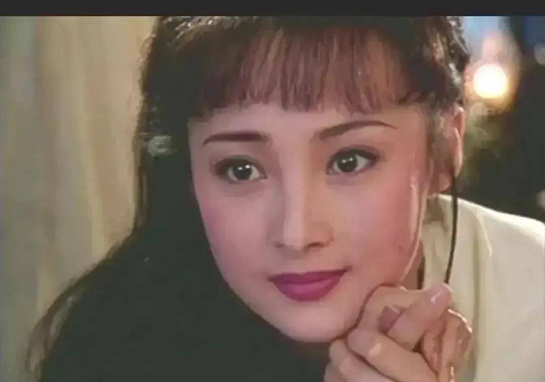 47岁蒋勤勤美人变样,满脸黄斑,还是那个"水灵"吗_漂亮_儿子_面相