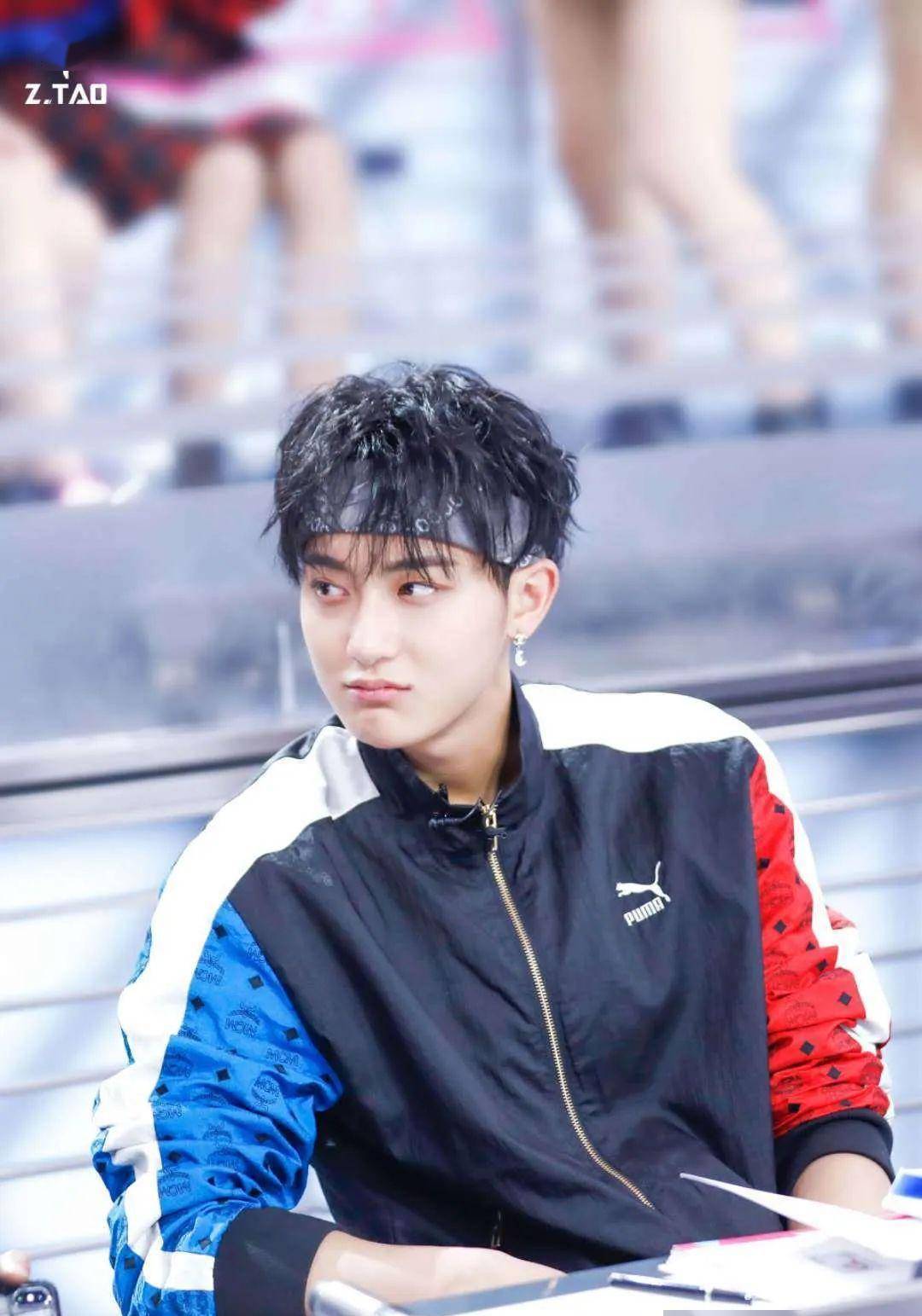 黄子韬是偶像界派来抢搞笑艺人饭碗的吧?_鹿晗_cpopking_节目