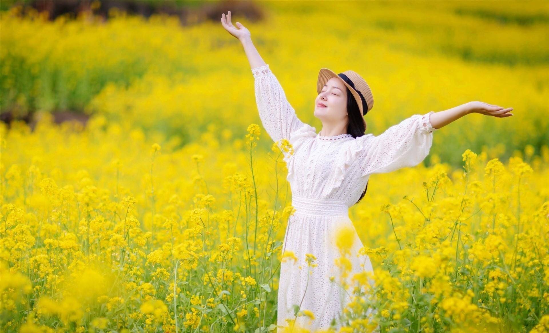 拍照显高又显瘦,这3个简单易学的摄影姿势,老中青年都适用_手臂_字型