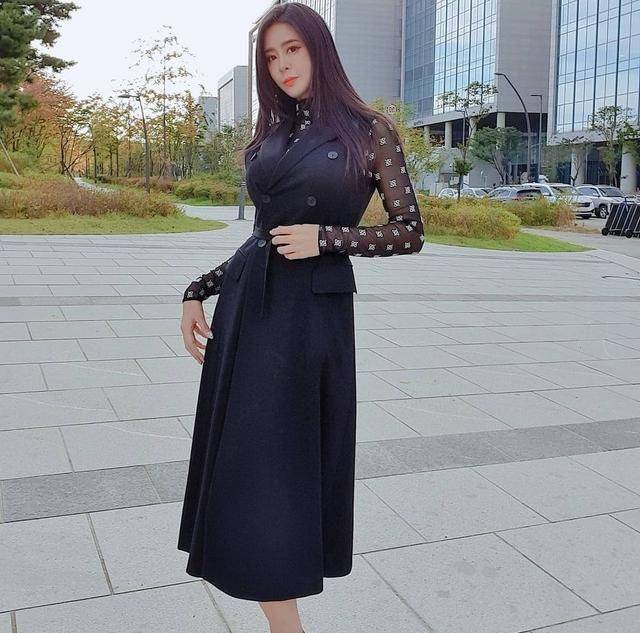 36d健身网红,32岁依旧纤腰翘臀身材似少女,冻龄还得靠运动_文世琳