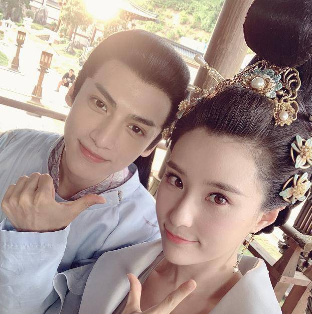 有种整容叫5年后的轻水,《花千骨》中相貌平平,如今美到不敢认_鲍天琦