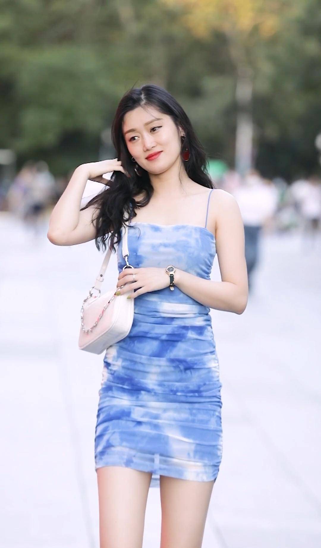 展现小妹妹独特的魅力,这气质堪称绝美_裙子_女孩子_姑娘