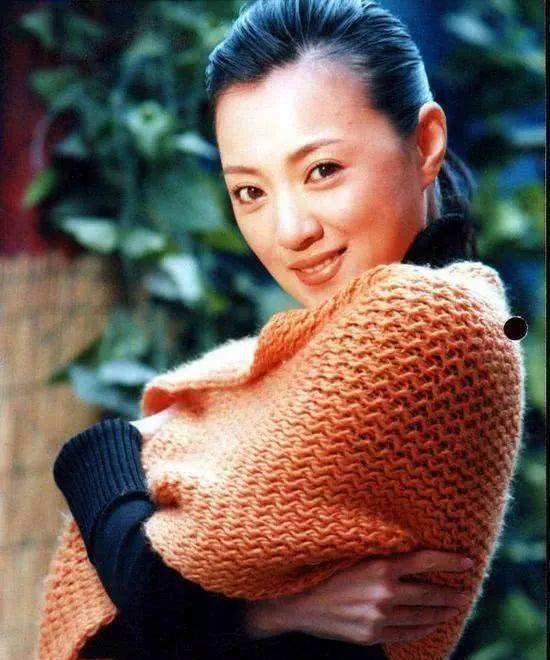 与潘长江搭档演小品成名,却在最火的时候爆出绯闻,现被人遗忘!