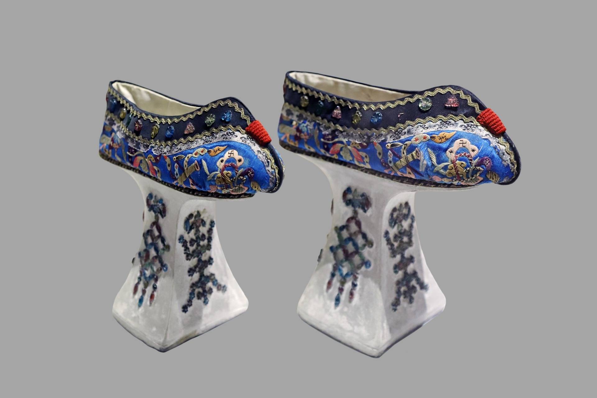 明朝皇后的墓里,出土十一双高跟鞋,古人真是又爱美又潮流_女性_行动