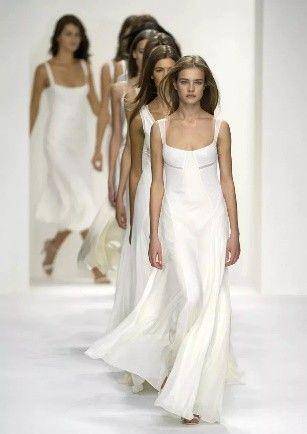 国外超模水果娜:19岁头婚嫁国外贵族,38岁二婚成为lv太子妃_娜塔莉