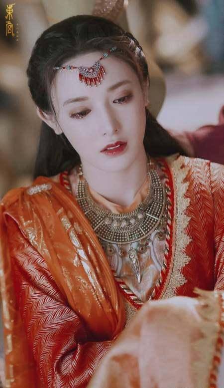 古装剧中戴眉心坠的美人,个个美若天仙,你觉得哪位更好看?