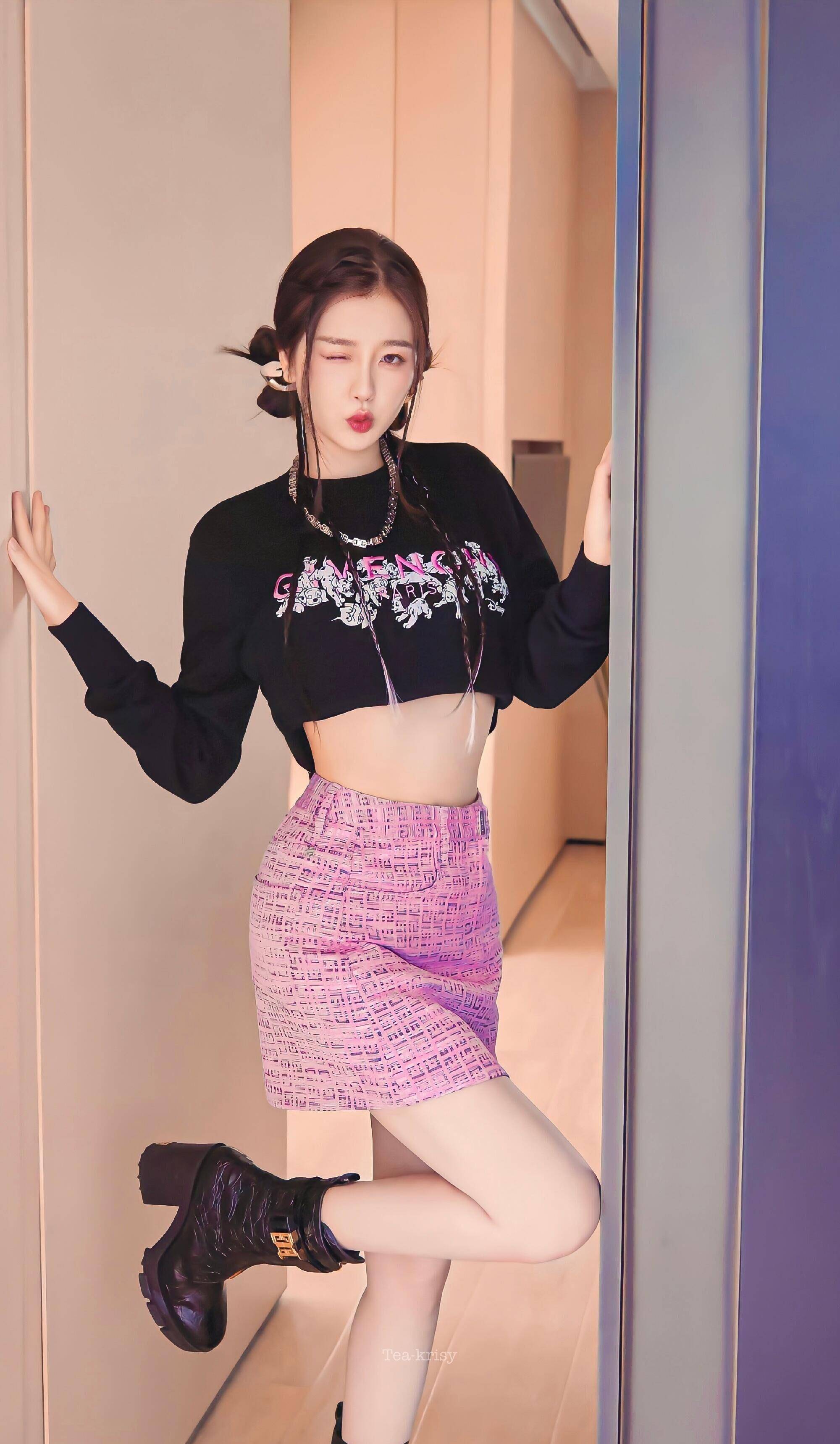 被虞书欣美到了,穿"二分裙"还配要"漏腰",身材好就是任性_风格_造型