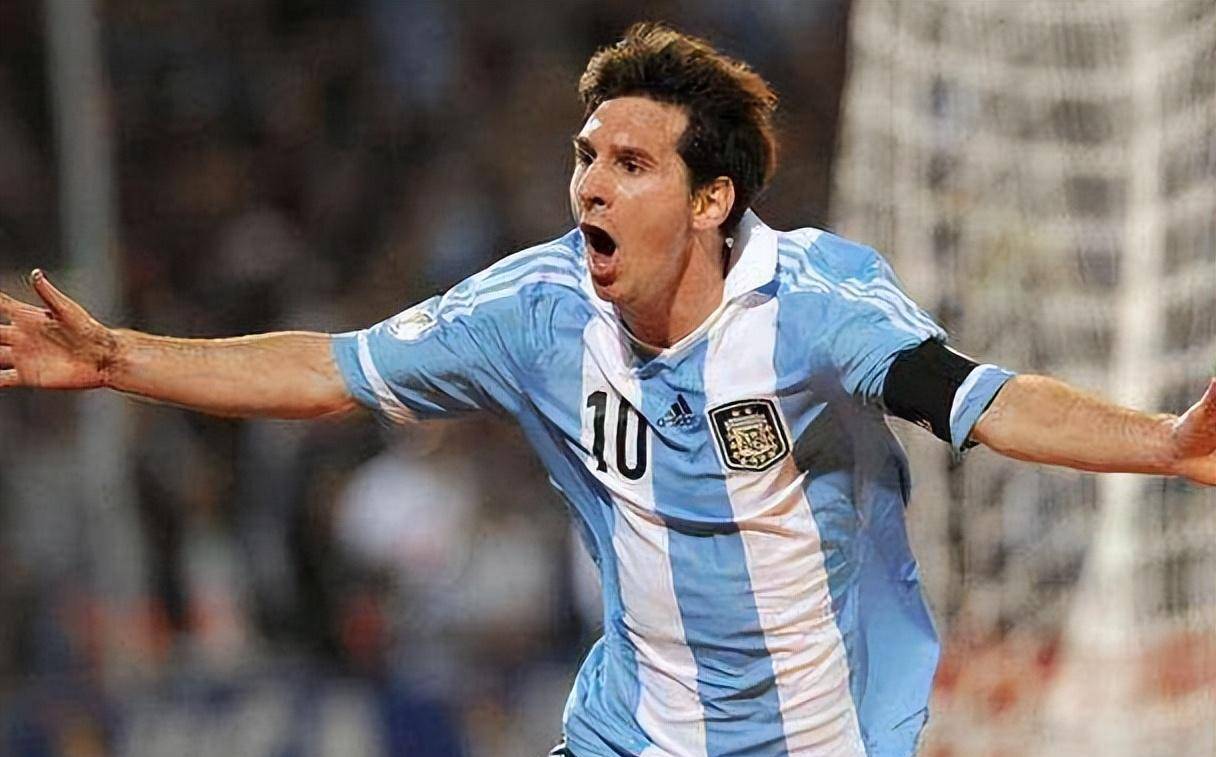 作为最好的足球运动员,梅西在大巴黎和巴塞罗那到底赚了多少钱?