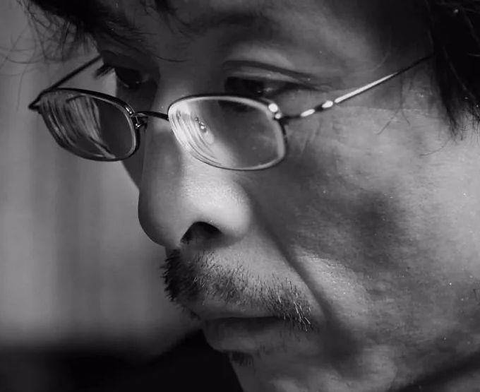 冷军旧发动机画作卖了1890万,又画出带黄泥的发动机,更为真实_作品