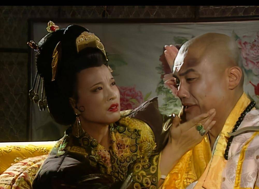 薛怀义是千金公主悄悄献媚,张昌宗是太平公主秘密推荐,张易之是张昌宗