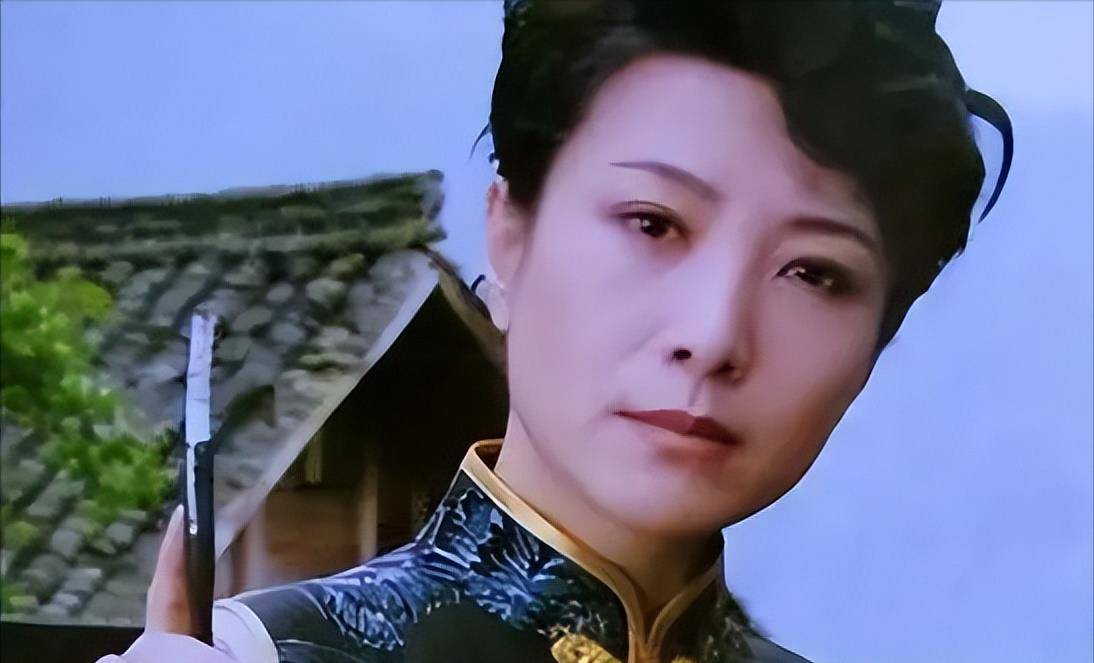 演员王静:低调演戏36年,一人撑起母亲晚年,59岁婚姻成谜!