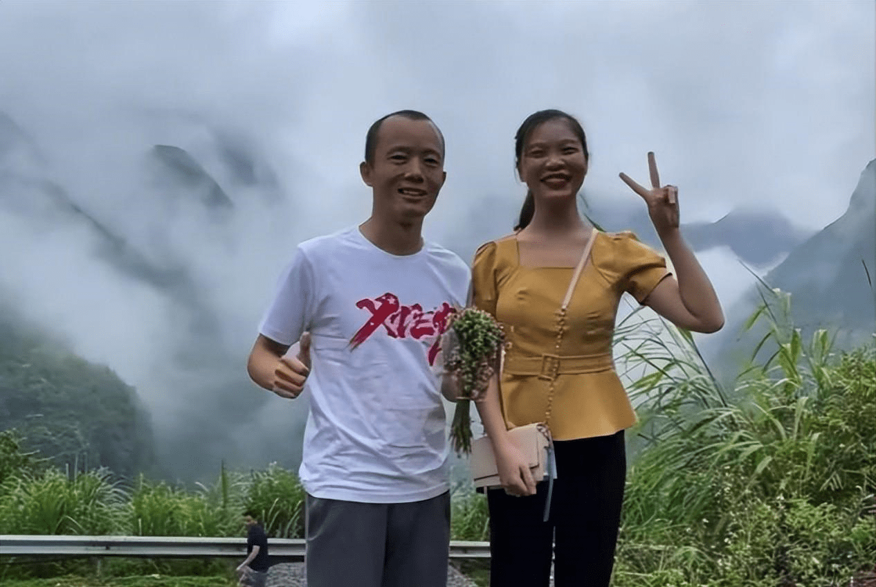 我,35岁在越南娶到小15岁老婆,岳母没要彩礼,我建座房子表心意_模具