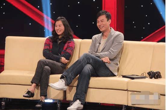 朱铁的妻子叶亮并非演艺圈之人,而是一个追逐修心养性的画家,两人经过