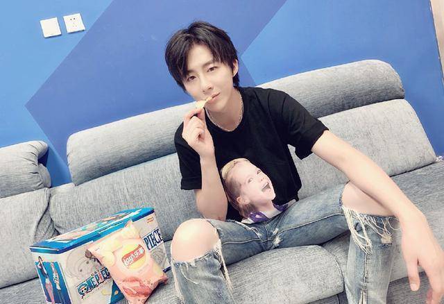 剧集马上播出是不太现实,不过迪丽热巴,吴磊,刘宇宁合体现身红毯倒是