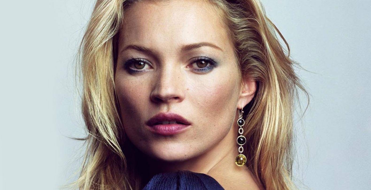 为德普作证后,超模凯特摩丝首次露面,网友却在讨论她的脸_时候_视频