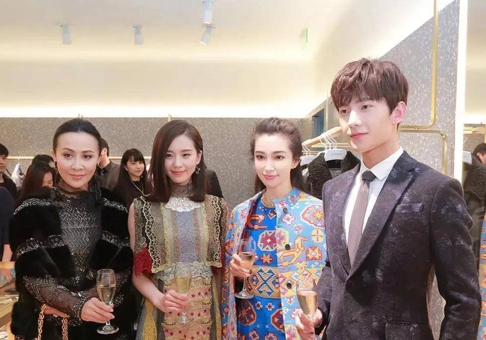 明星中也有"合影高手":倪妮从来没输过,杨洋任嘉伦太优越_皮肤_王俊凯