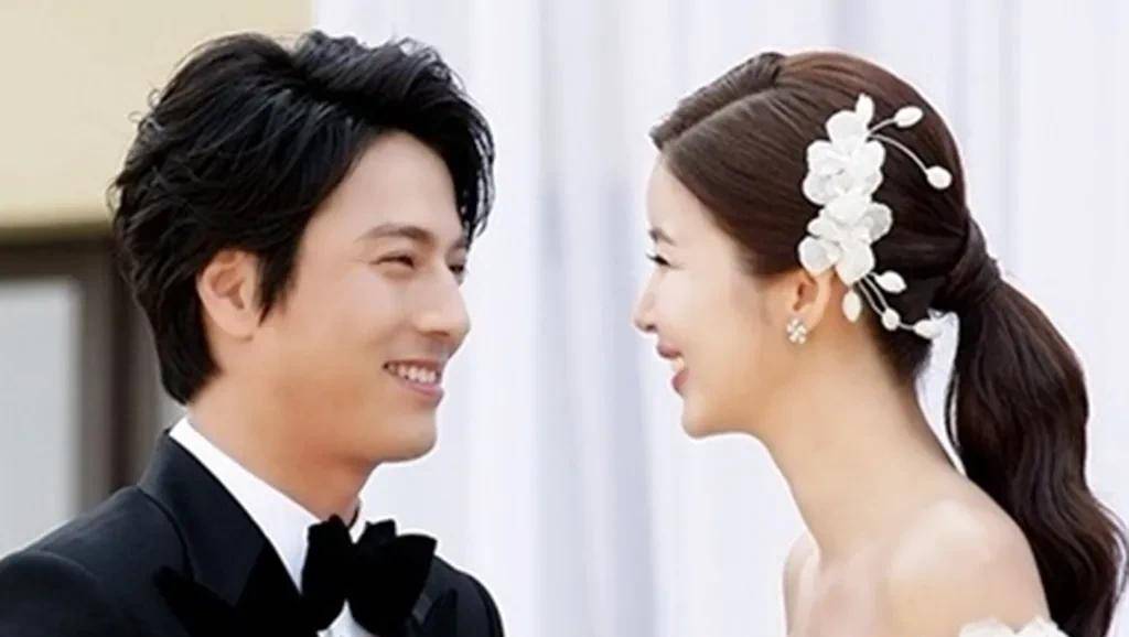 总觉得韩星韩在硕和霍建华有点神似,虽然长的不像,林心如人生赢家