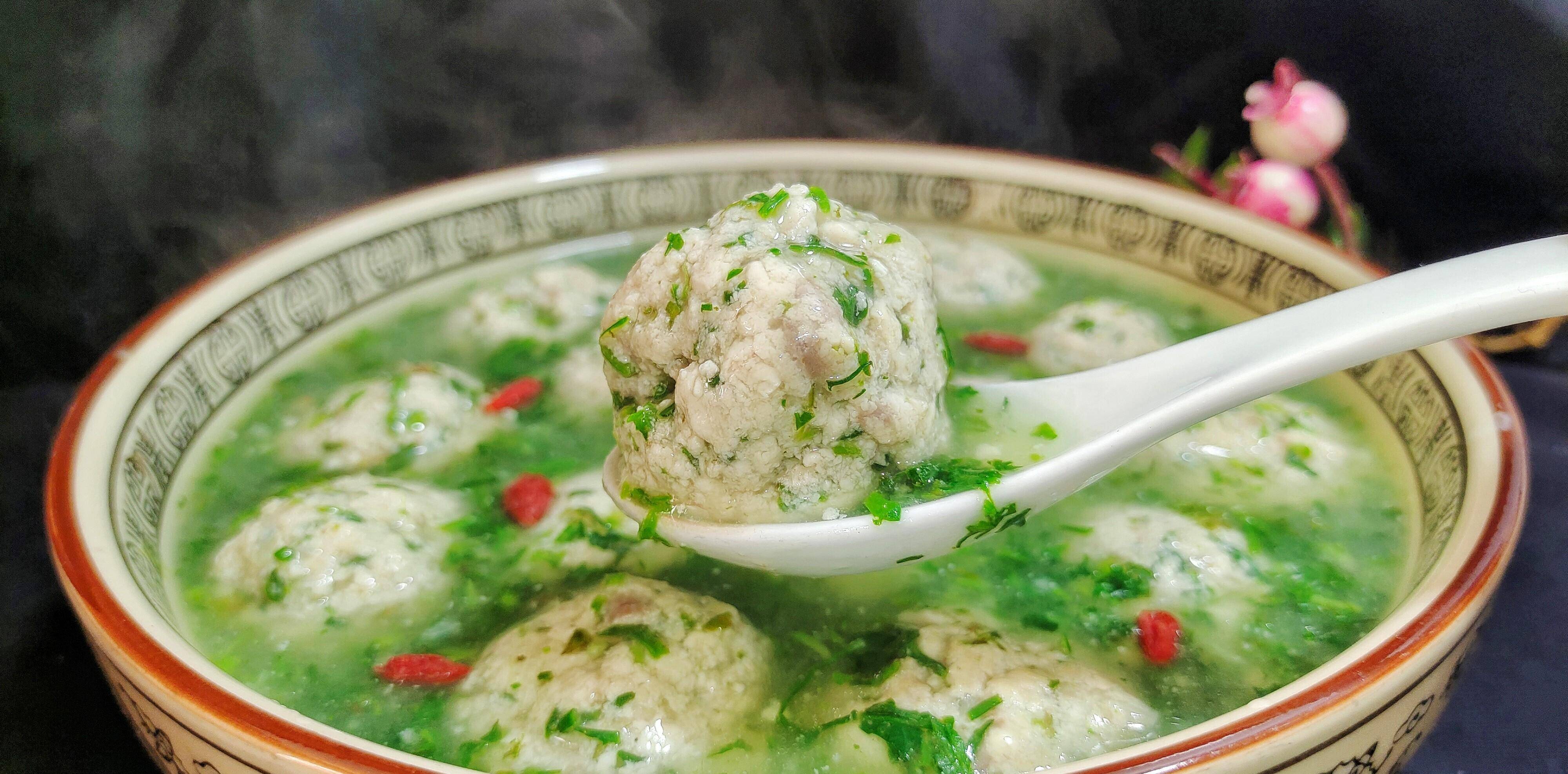 荠菜豆腐丸子羹:荠菜"赛灵丹",钙质高营养好,烧丸子汤鲜上鲜_钱包