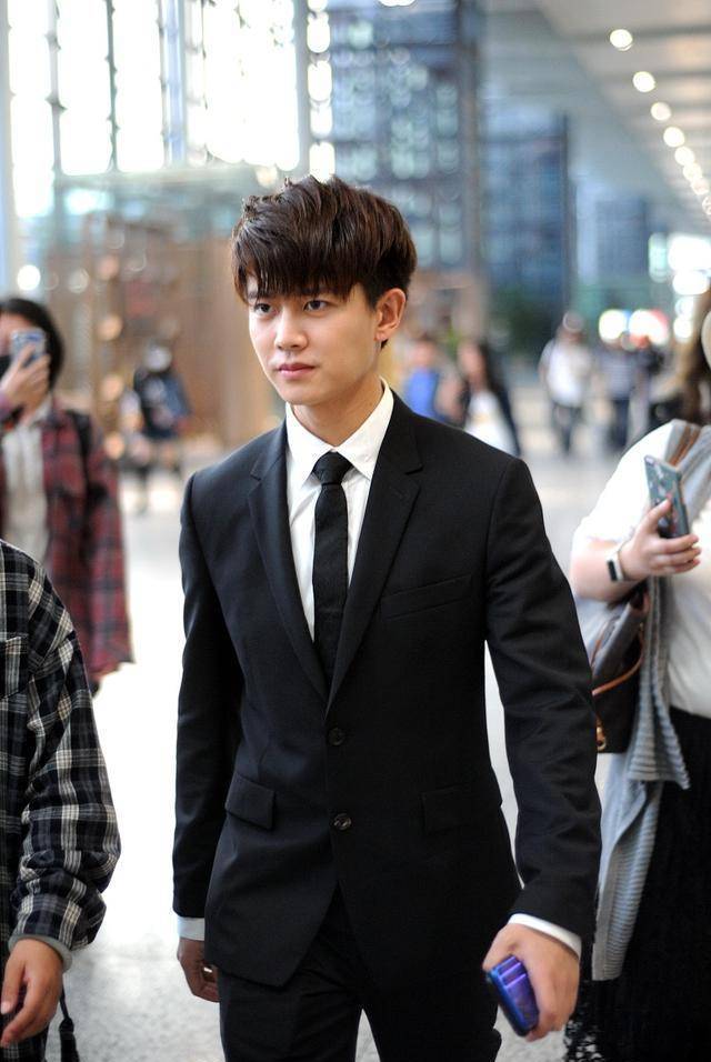 为什么任嘉伦在《秋蝉》里扮演的叶冲会有《锦衣之下》陆绎的影子